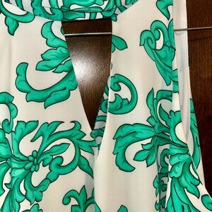 🎁Gift ready Green and White Backless Dress 👗 w/ties Sz S ~ fully lined 👌🏻